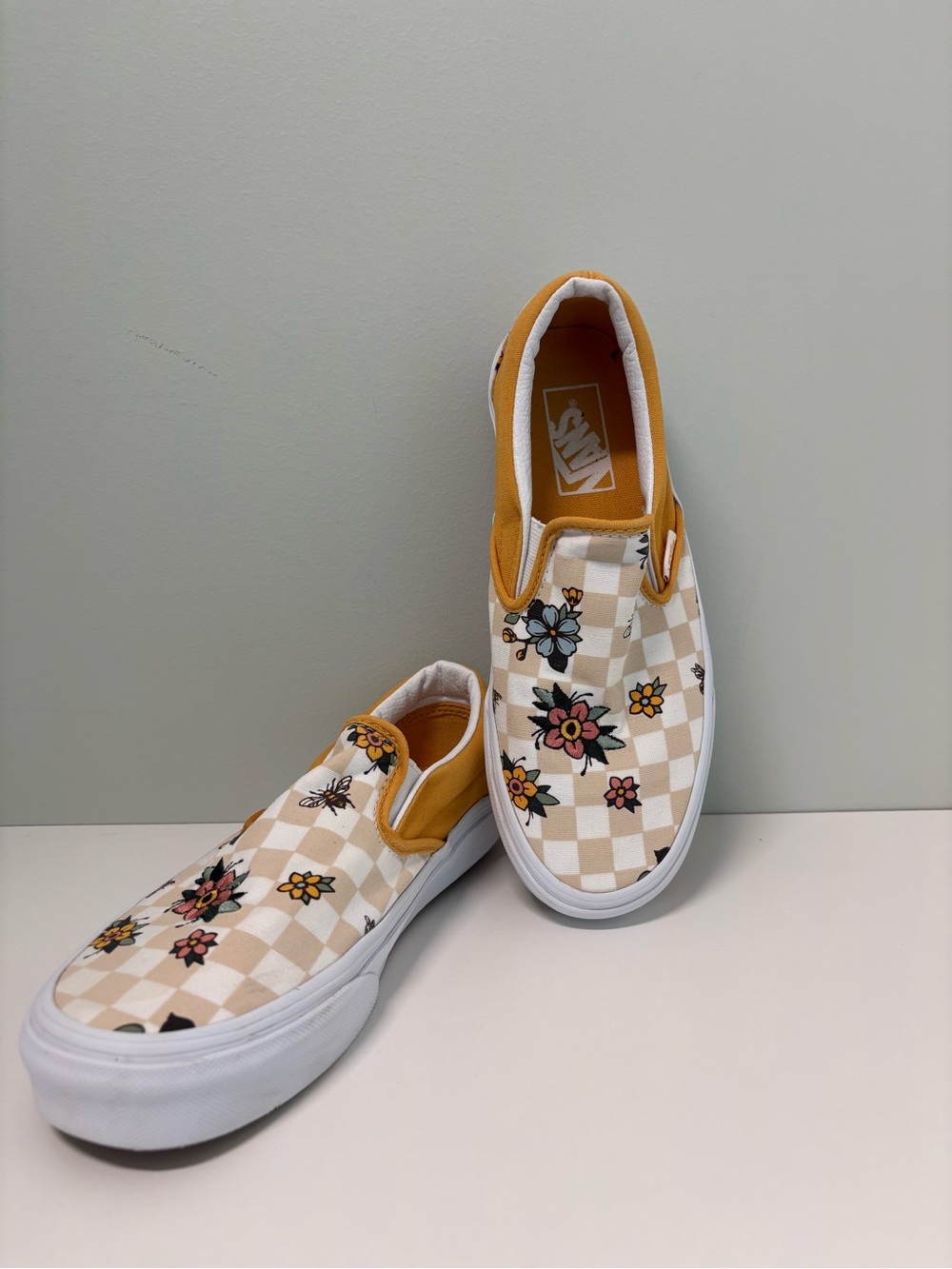 Vans Women’s Cottage Check Slip Ons Size 7.5